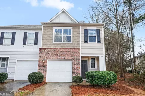 2332 Mckenna Square Dr, Lithonia, GA 30058