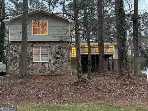 4820 Banner Elk Dr, Stone Mountain, GA 30083