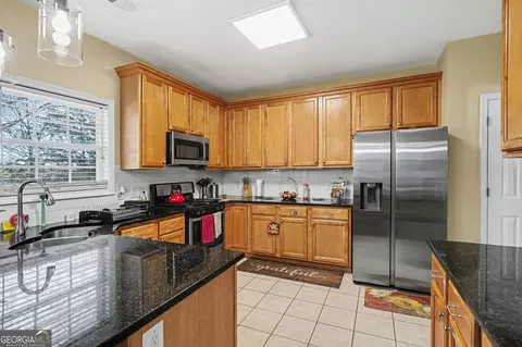 Kitchen - 226 Long Dr, Mcdonough, GA 30253 photo 3 of 4
