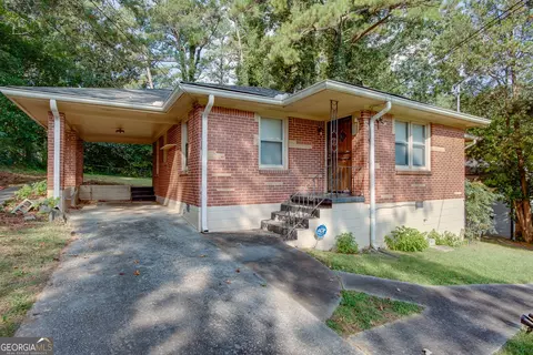 2243 Mark Trl, Decatur, GA 30032