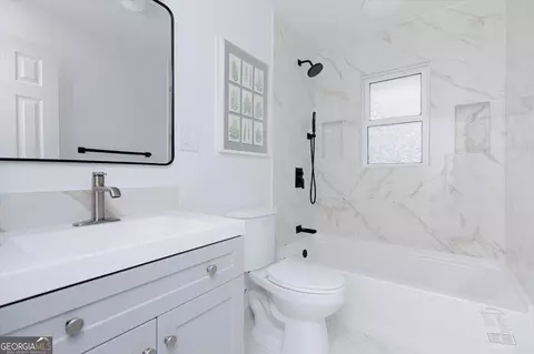 Bath - 210 Webb St, Warner Robins, GA 31093 photo 5 of 6