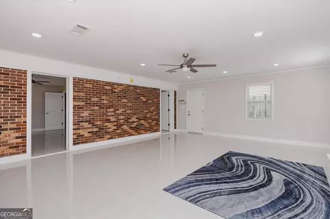 Living - 210 Webb St, Warner Robins, GA 31093 photo 4 of 6