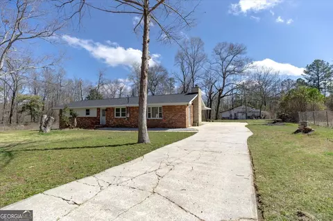 Exterior - 210 Webb St, Warner Robins, GA 31093 photo 3 of 10