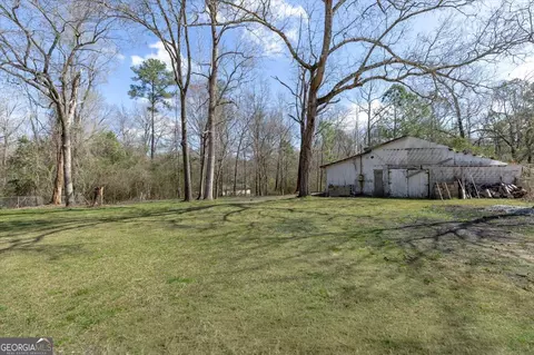 Exterior - 210 Webb St, Warner Robins, GA 31093 photo 9 of 10