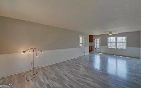 Living - 704 Skyline Dr, Toccoa, GA 30577 photo 3 of 6