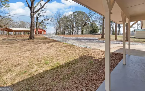 Exterior - 704 Skyline Dr, Toccoa, GA 30577 photo 5 of 10