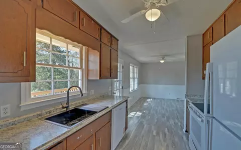 Kitchen - 704 Skyline Dr, Toccoa, GA 30577 photo 1 of 1