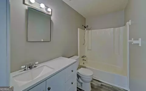 Bath - 704 Skyline Dr, Toccoa, GA 30577 photo 2 of 2