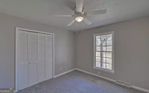 Bedroom - 704 Skyline Dr, Toccoa, GA 30577 photo 5 of 8