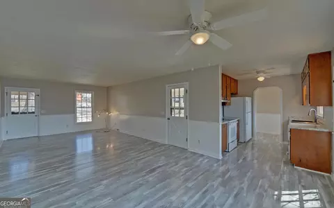 Living - 704 Skyline Dr, Toccoa, GA 30577 photo 5 of 6