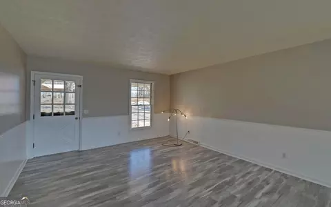 Living - 704 Skyline Dr, Toccoa, GA 30577 photo 1 of 6