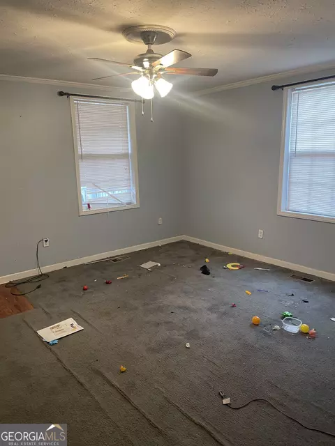 Living - 124 Harper St, Jackson, GA 30233 photo 2 of 3