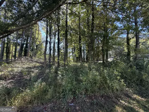 5666 Mcleod St, Lula, GA 30554