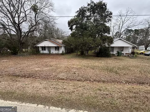 715 E Ogeechee St, Sylvania, GA 30467