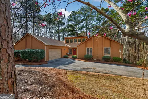 2005 Foxcroft Dr, Lagrange, GA 30240