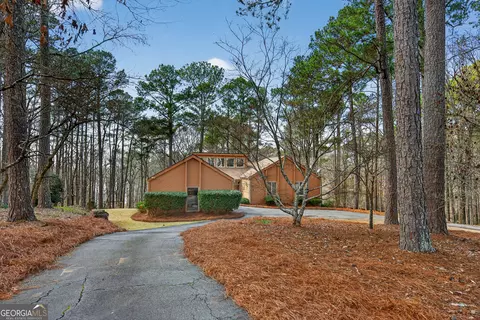 Exterior - 2005 Foxcroft Dr, Lagrange, GA 30240 photo 5 of 24