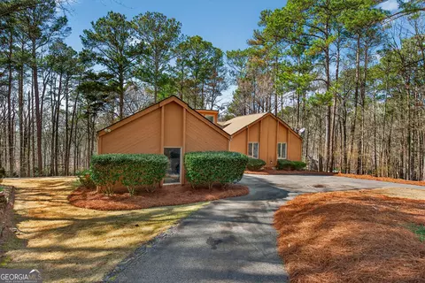 Exterior - 2005 Foxcroft Dr, Lagrange, GA 30240 photo 8 of 24