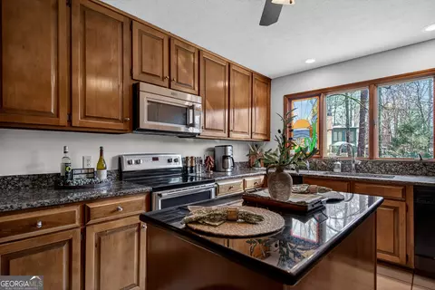 Kitchen - 2005 Foxcroft Dr, Lagrange, GA 30240 photo 5 of 6