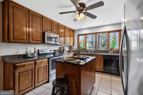 Kitchen - 2005 Foxcroft Dr, Lagrange, GA 30240 photo 1 of 6