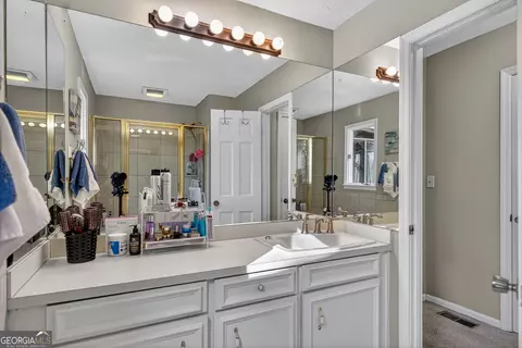 Bath - 2005 Foxcroft Dr, Lagrange, GA 30240 photo 1 of 5