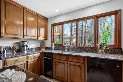 Kitchen - 2005 Foxcroft Dr, Lagrange, GA 30240 photo 2 of 6
