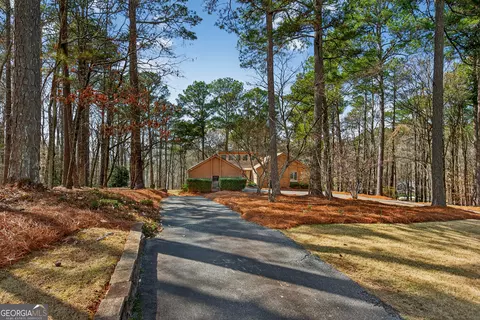 Exterior - 2005 Foxcroft Dr, Lagrange, GA 30240 photo 2 of 24