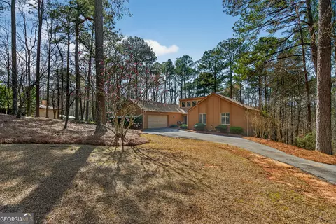 Exterior - 2005 Foxcroft Dr, Lagrange, GA 30240 photo 4 of 24