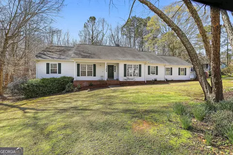 210 Felton Dr, Fayetteville, GA 30214
