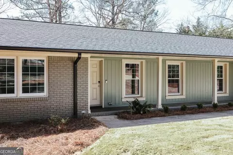 665 W Lake Dr, Athens, GA 30606