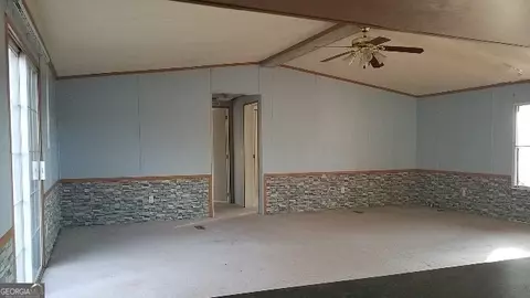 Living - 2331 Kesler Rd, Carnesville, GA 30521 photo 3 of 12