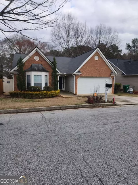 2869 Hillvale Cove Dr, Lithonia, GA 30058