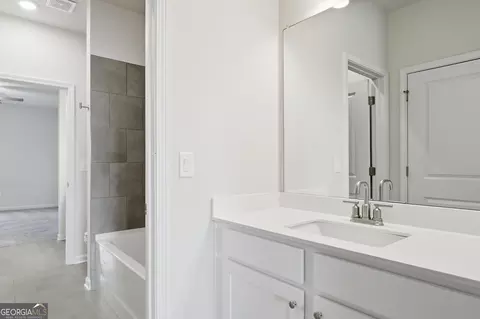 Bath - 252 Carmichael Dr, Canton, GA 30115 photo 3 of 5