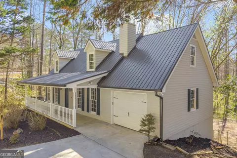 Exterior - 694 Lovers Ln, Toccoa, GA 30577 photo 2 of 5