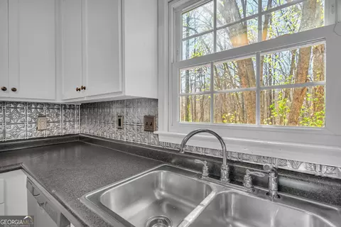 Kitchen - 694 Lovers Ln, Toccoa, GA 30577 photo 4 of 6