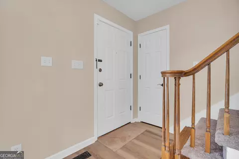 Entry Way - 694 Lovers Ln, Toccoa, GA 30577 photo 2 of 6