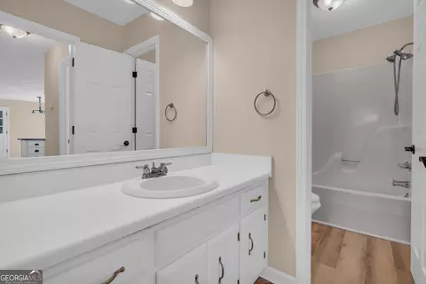 Bath - 694 Lovers Ln, Toccoa, GA 30577 photo 1 of 3