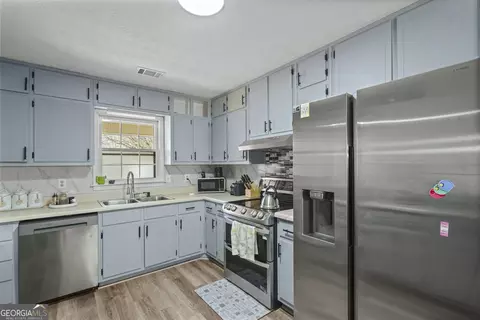 Kitchen - 90 Beaver Run Rd, Covington, GA 30016 photo 2 of 3