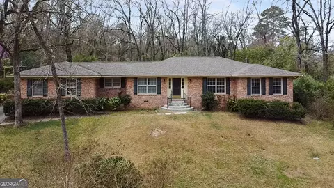 858 Fair Oaks Dr, Macon, GA 31204