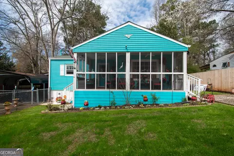 104 Greenwood St, Fairburn, GA 30213