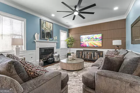 Living - 132 Luke Cv, Hampton, GA 30228 photo 2 of 5