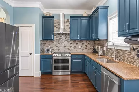 Kitchen - 132 Luke Cv, Hampton, GA 30228 photo 3 of 4