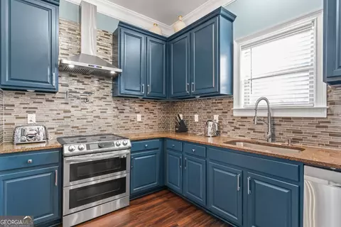 Kitchen - 132 Luke Cv, Hampton, GA 30228 photo 1 of 4