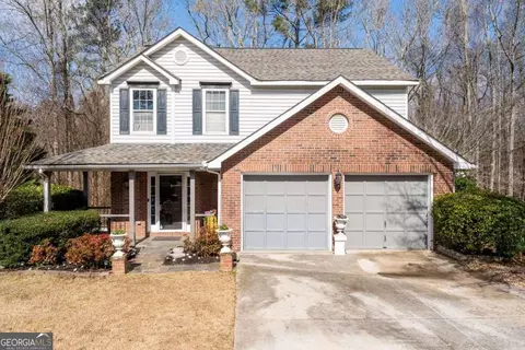780 Walnut Creek Dr NW, Lilburn, GA 30047