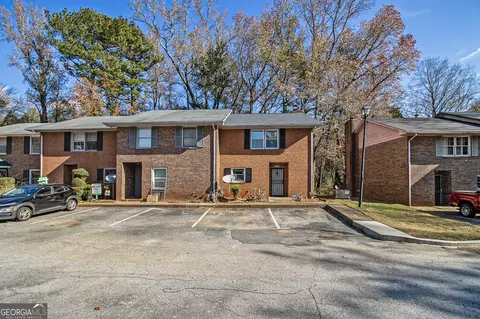 4526 Golf Vista Cir, Decatur, GA 30035