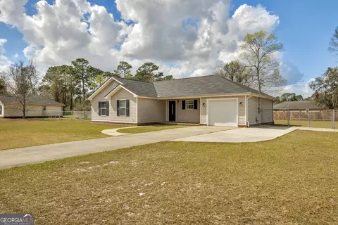 3573 SE Arnold Dr, Allenhurst, GA 31301
