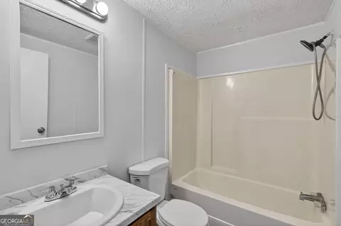 Bath - 886 Walnut Dr, Monroe, GA 30655 photo 3 of 3