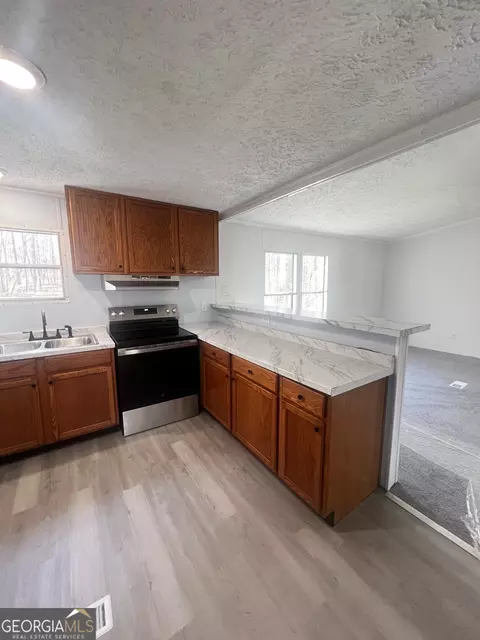 886 Walnut Dr, Monroe, GA 30655