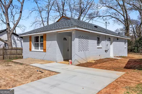 7 Jackson St, Barnesville, GA 30204
