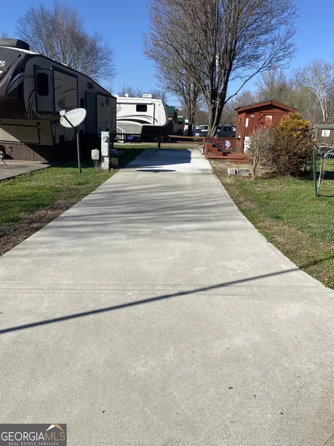 496 Vista Cir, Blairsville, GA 30512
