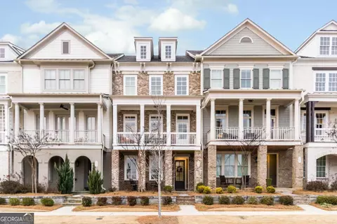 963 S On Main Dr, Woodstock, GA 30188